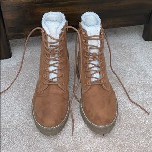 Tessie Sherpa boots